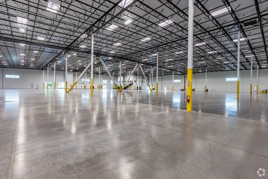 More Photos Of 15010 Don Julian Rd, City of Industry Manufacturing For Lease