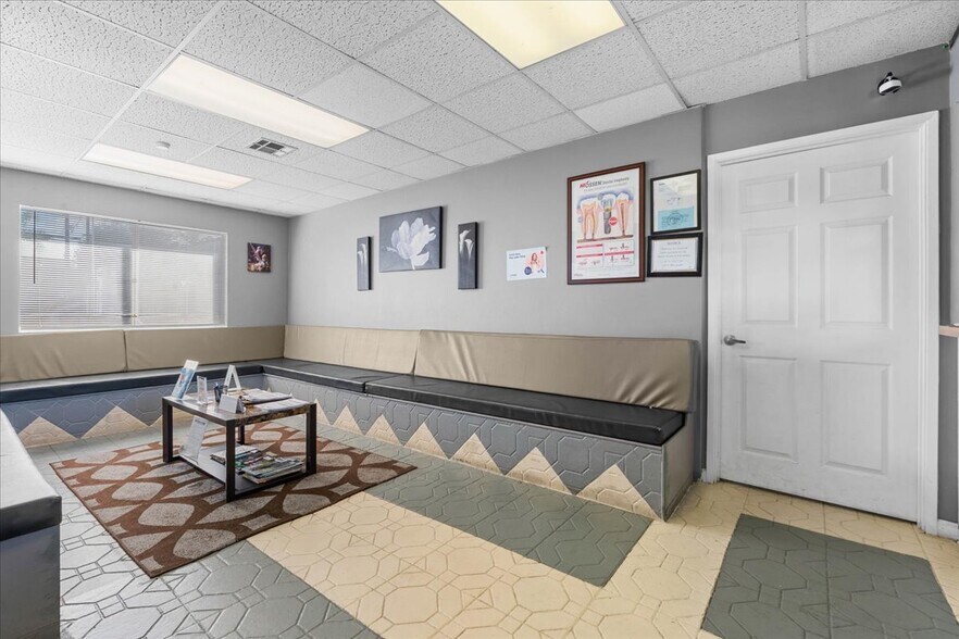 More Photos Of 1020 E Florida Ave, Hemet Freestanding For Sale