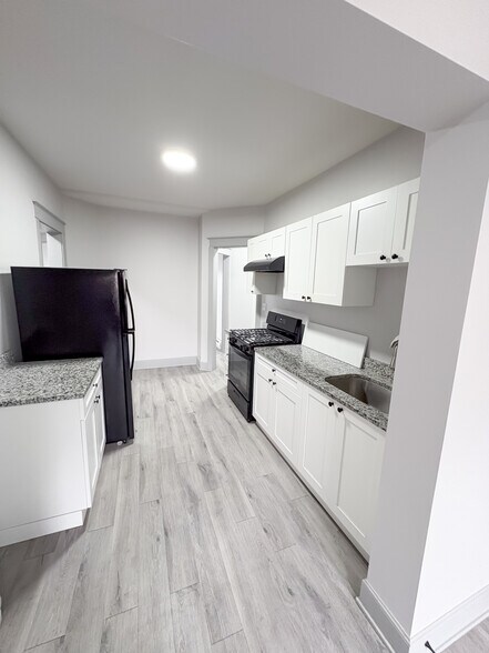 More Photos Of 303 Stone St, Joliet Multifamily For Sale