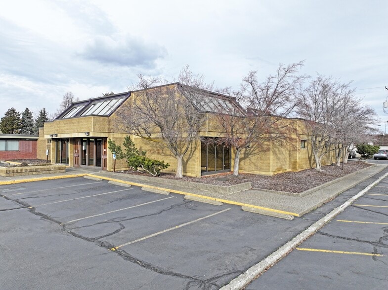 More Photos Of 401 S 12th Ave, Yakima Medical For Sale