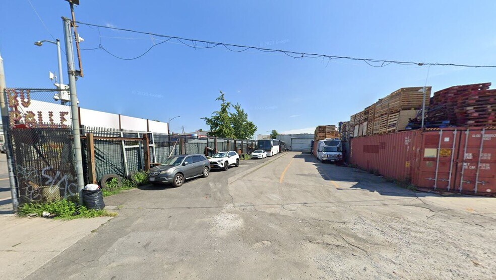 More Photos Of 131-02 Jamaica Ave, Richmond Hill Manufacturing For Lease