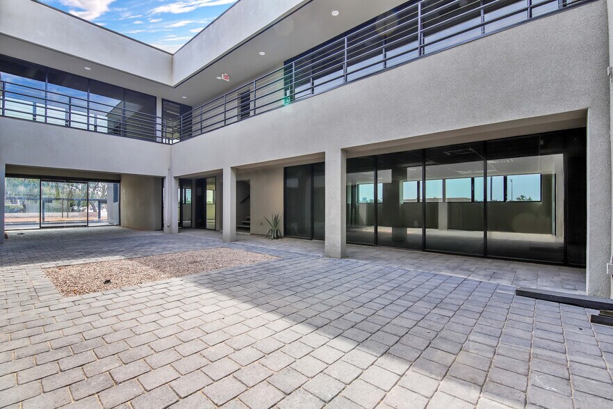 More Photos Of 1212 W Camelback Rd, Phoenix Medical For Lease