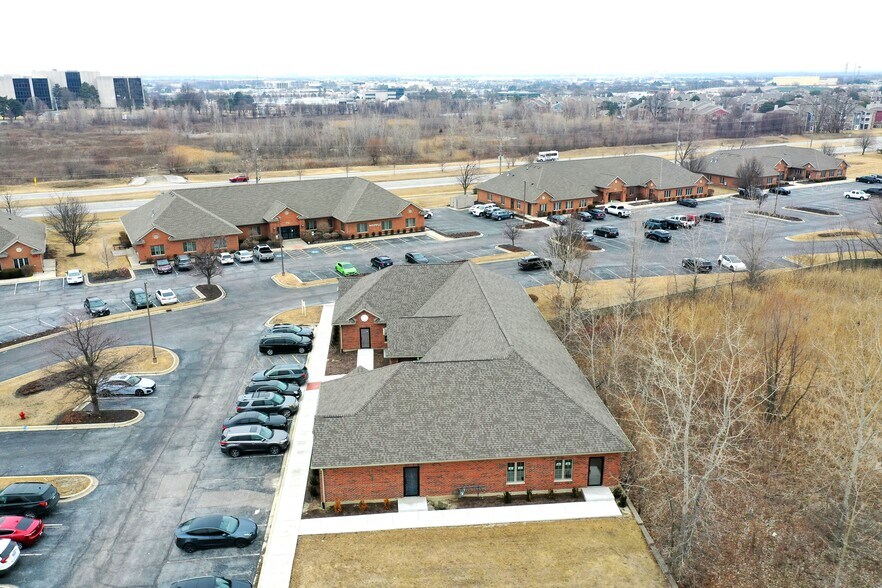 More Photos Of 3949 75th St, Aurora Medical For Sale