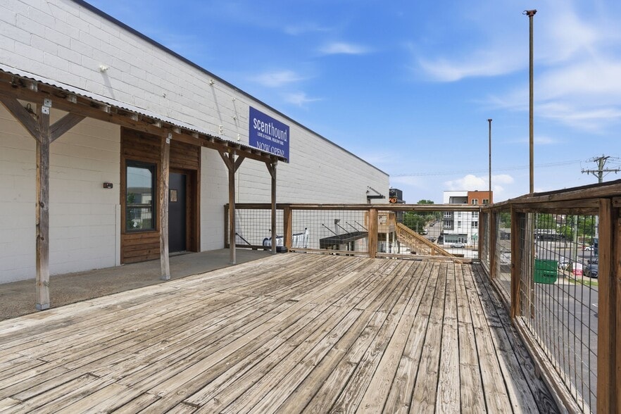 More Photos Of 823 Woodland St, Nashville Freestanding For Lease