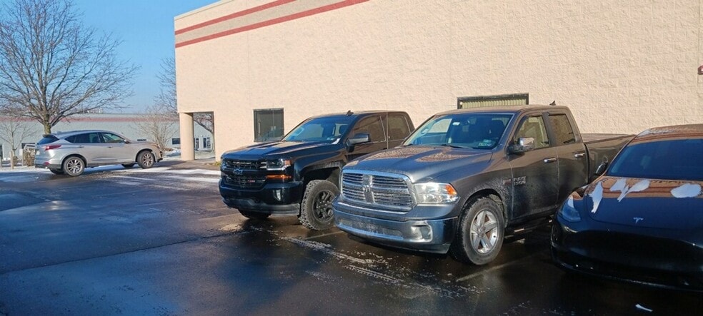 More Photos Of 301-315 Camars Dr, Warminster Research And Development For Lease