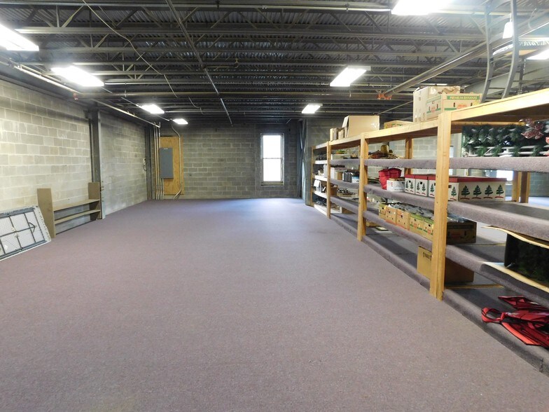 More Photos Of 701 Main St, Dresden Storefront For Lease