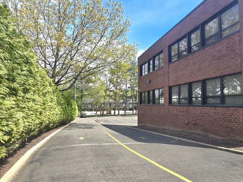 More Photos Of 228 Rivervale Rd, River Vale Office For Sale