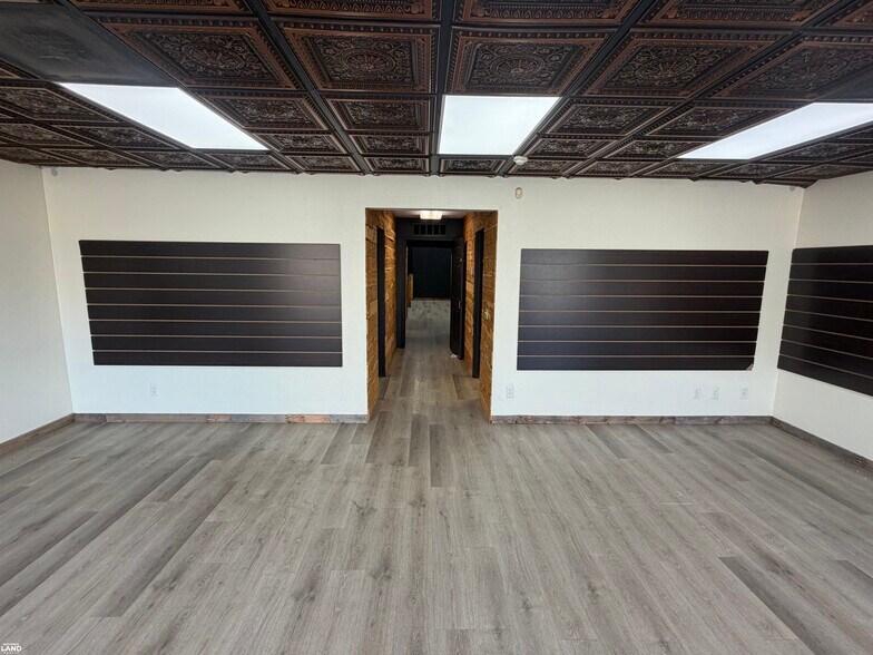 More Photos Of 208 N Main St, Kingfisher Storefront For Sale
