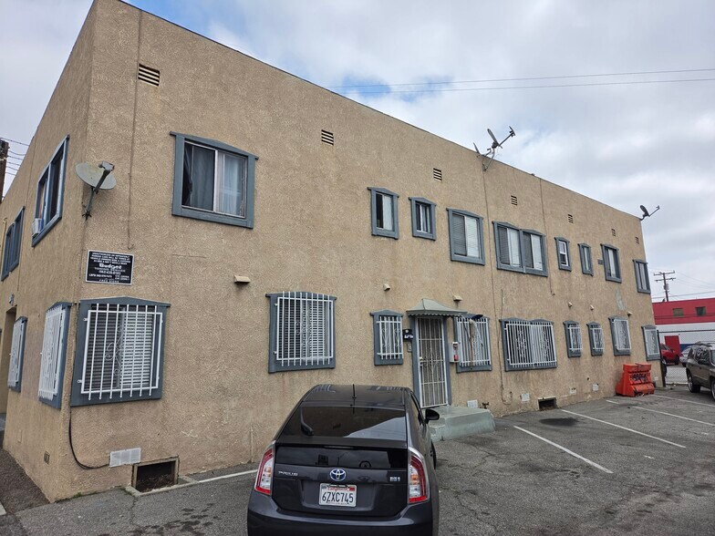 More Photos Of 1561 W Pacific Coast Hwy, Long Beach Storefront Retail Residential For Sale