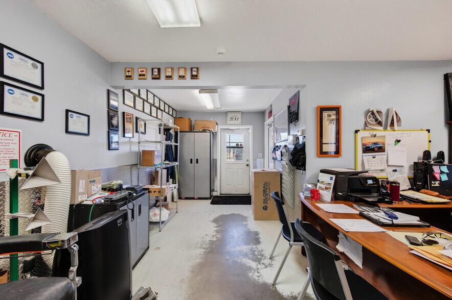 More Photos Of 601 S 10th St, Gunnison Warehouse For Sale