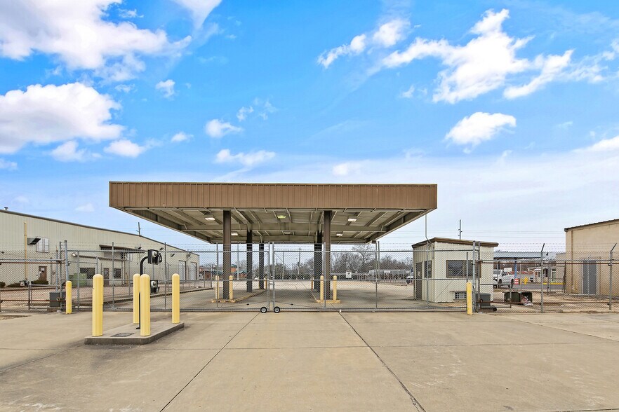 More Photos Of 131 Pepsi Ln, Fayetteville Distribution For Lease