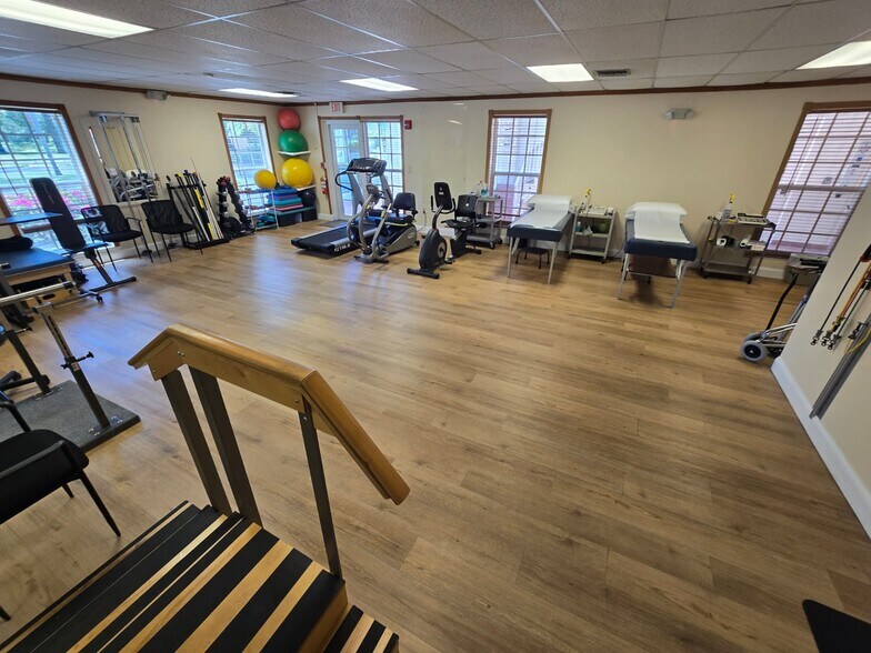 More Photos Of 7777 N University Dr, Tamarac Medical For Sale