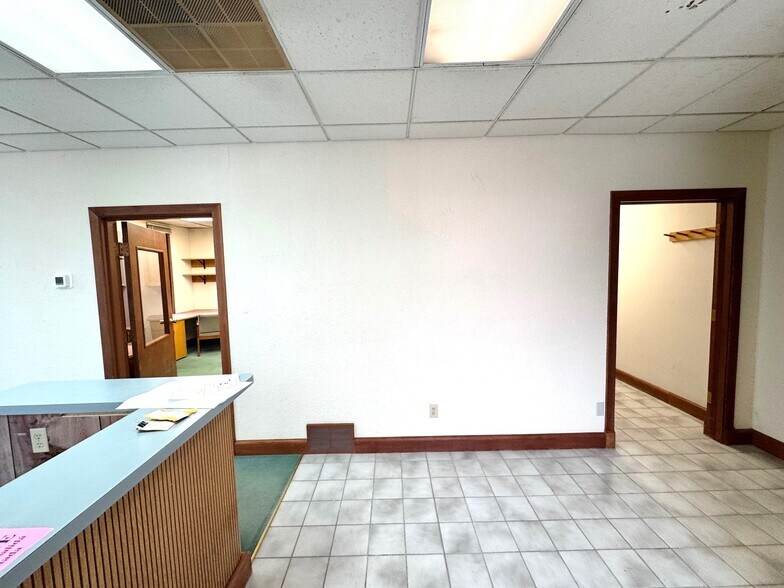 More Photos Of 4610 Femrite Dr, Madison Warehouse For Lease