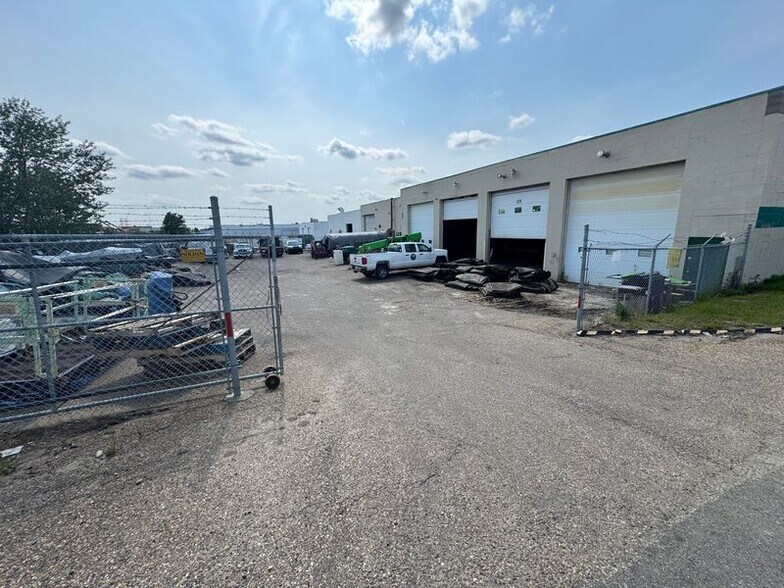 More Photos Of 8305 Davies Rd NW, Edmonton Flex For Sale