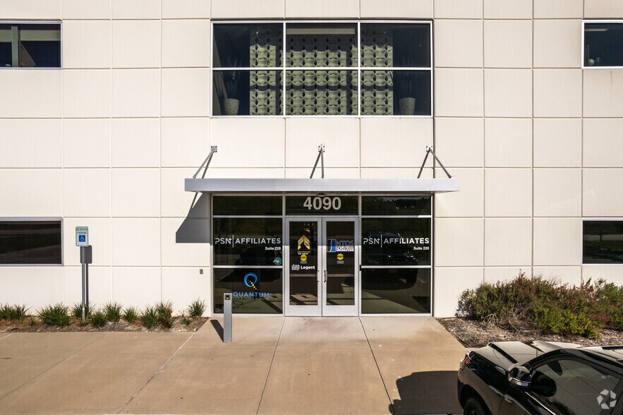 More Photos Of 4090 Mapleshade Ln, Plano Medical For Lease