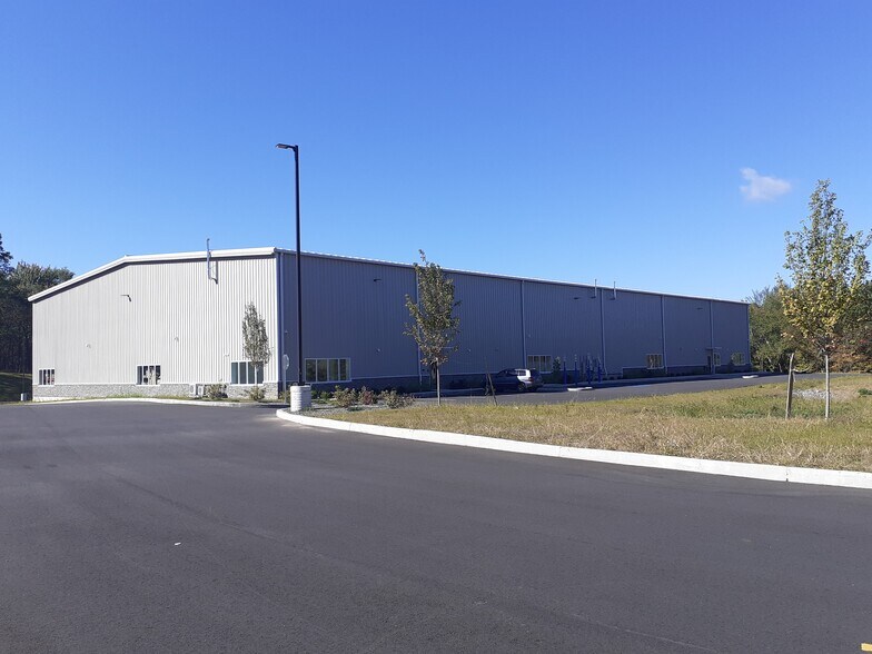 Primary Photo Of 2256 NY-17K, Montgomery Distribution For Sale