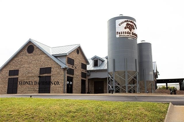 More Photos Of 6263 State Highway 66, Tulsa Restaurant For Sale