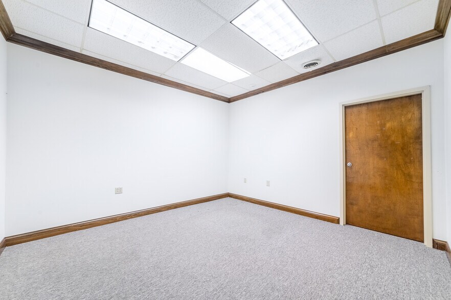 More Photos Of 2794 Indian Ripple Rd, Beavercreek Office For Sale