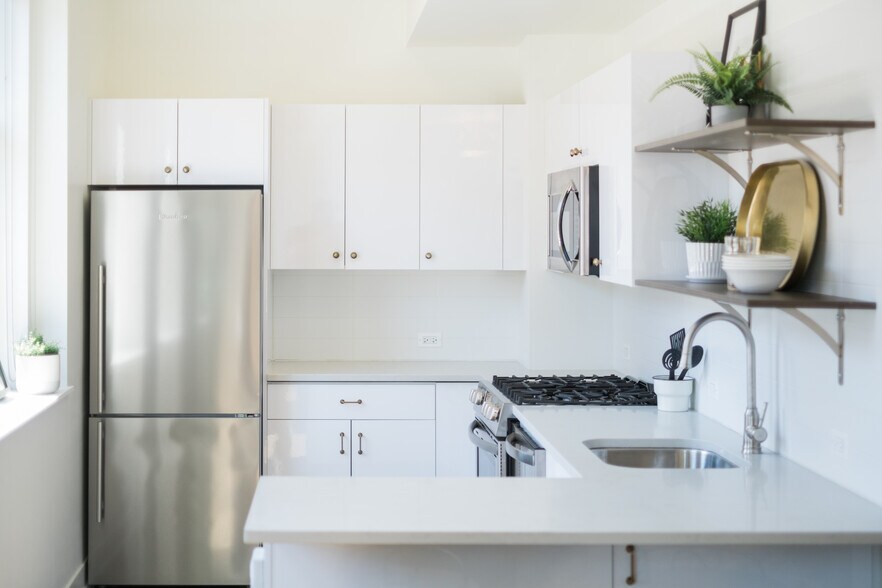 More Photos Of 30 E Adams St, Chicago Apartments For Lease