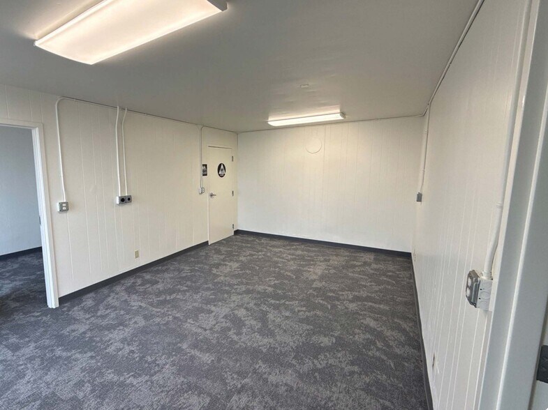 More Photos Of 250 S Maple Ave, South San Francisco Warehouse For Lease