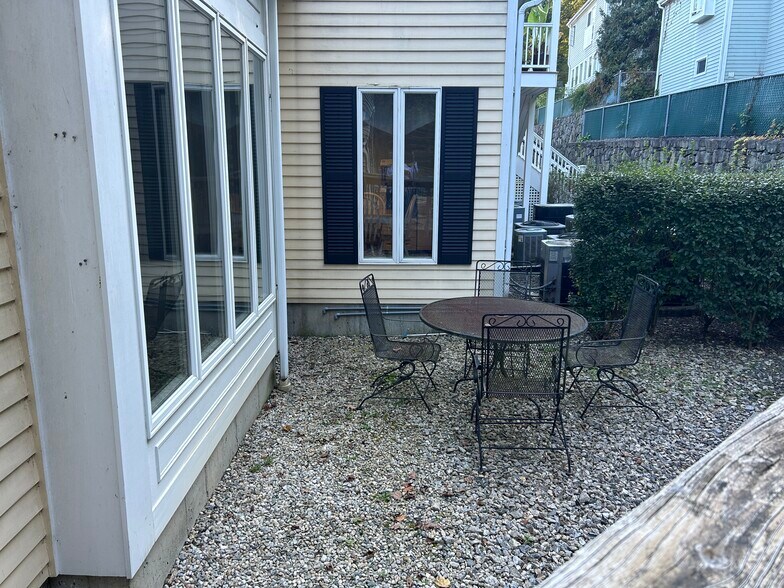 More Photos Of 23 Hubbard Rd, Wilton Medical For Lease