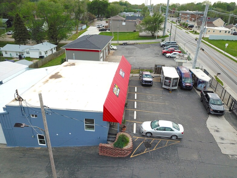 More Photos Of 7511 Leavenworth Rd, Kansas City Auto Repair For Sale