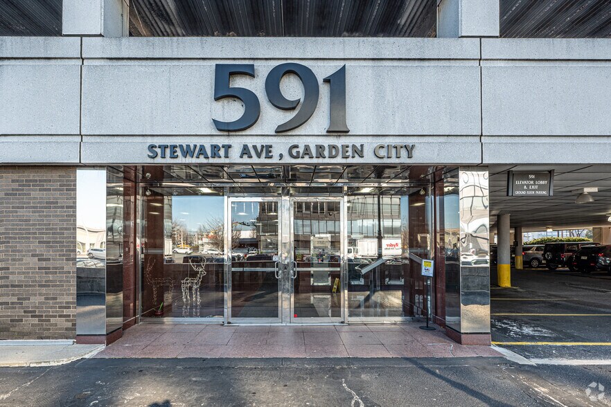 More Photos Of 591 Stewart Ave, Garden City Office For Lease