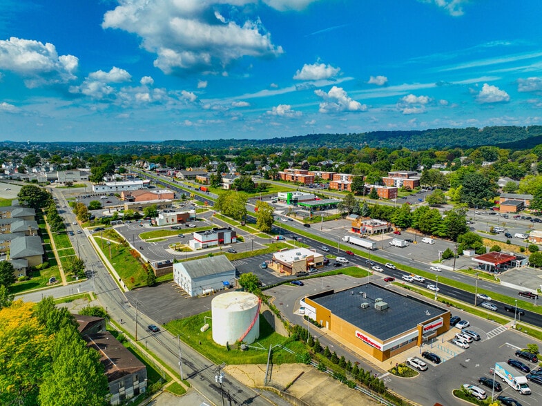 More Photos Of 543 Marshall St, Phillipsburg Light Distribution For Sale