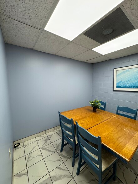 More Photos Of 6515 Clinton Hwy, Knoxville Office For Sale