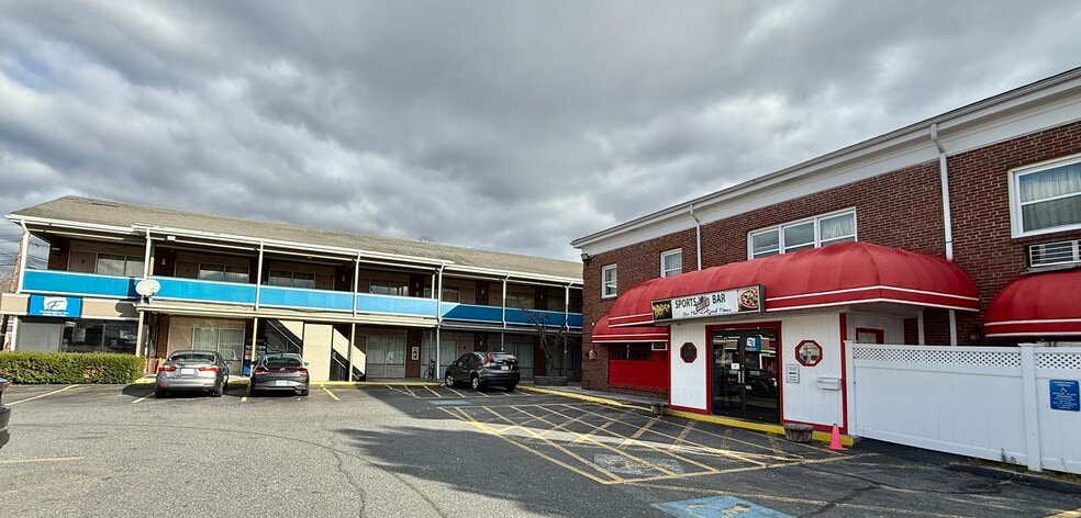 Primary Photo Of 1186 Worcester Rd, Framingham Hotel For Sale