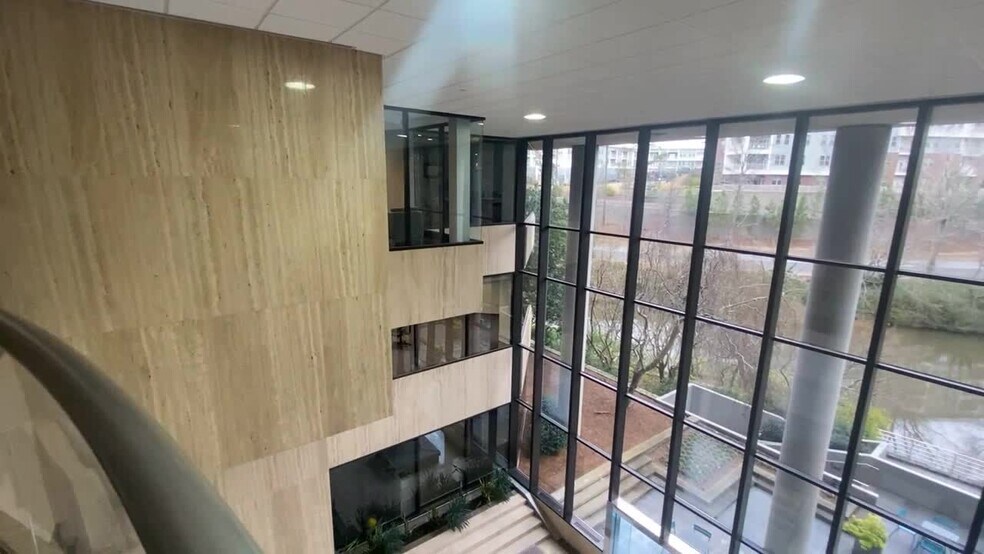 More Photos Of 400 Northridge Rd, Atlanta Office For Lease