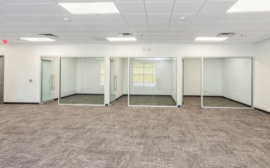 More Photos Of 175 Candler Rd, Stockbridge Warehouse For Lease