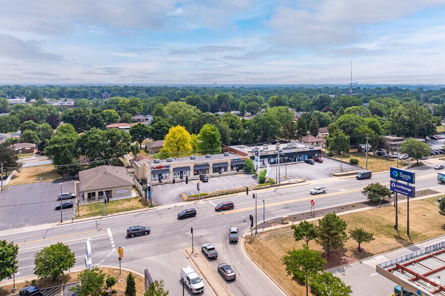 More Photos Of 220-232 S Larkin Ave, Joliet General Retail For Sale