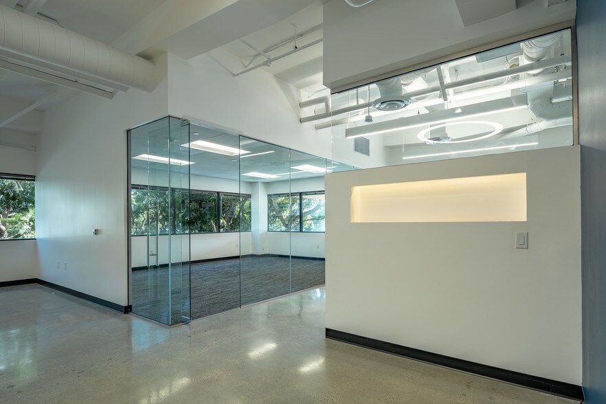 More Photos Of 300 N Pacific Coast Hwy, El Segundo Unknown For Lease