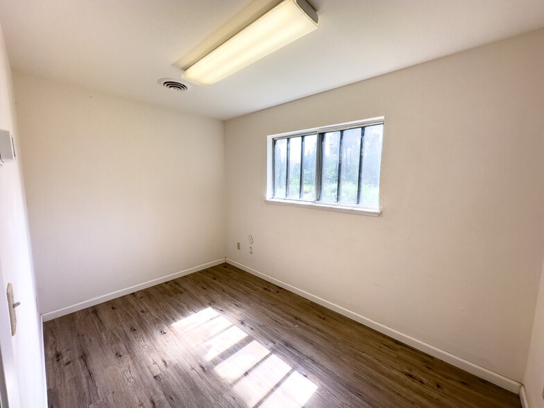 More Photos Of 16850 Willow Glen Rd, Brownsville Storefront Retail Office For Sale