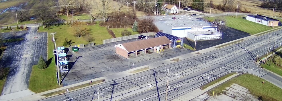 Primary Photo Of 3802 Airport Hwy, Toledo Carwash For Sale