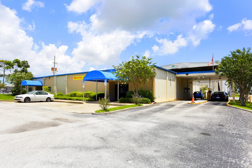 More Photos Of 6003 126th Ave N, Clearwater Bank For Lease