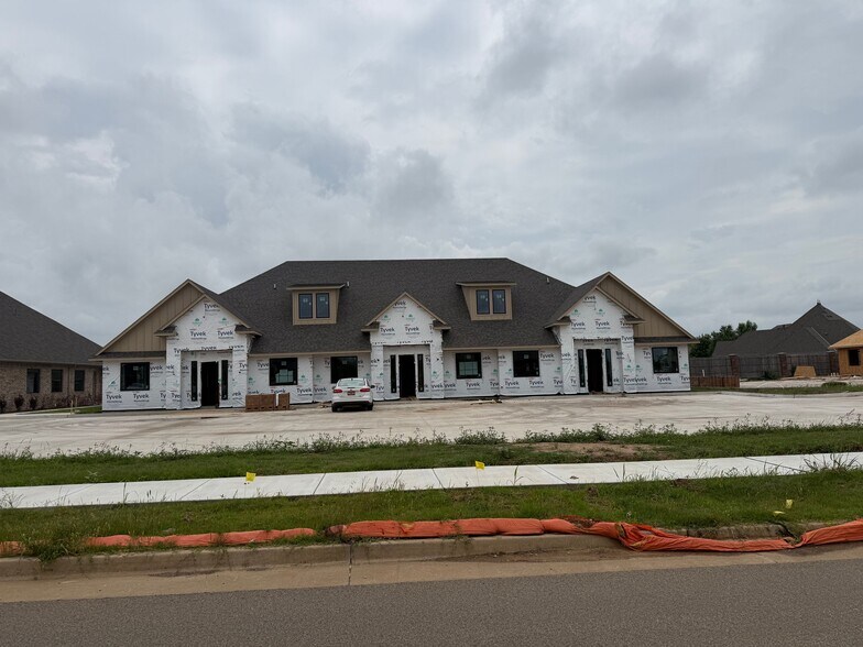 Primary Photo Of 1210 Magnolia Ct, Moore Office For Sale