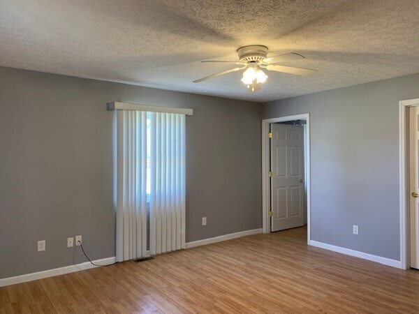 More Photos Of 1420 Hills Chapel Rd, Manchester Apartments For Sale