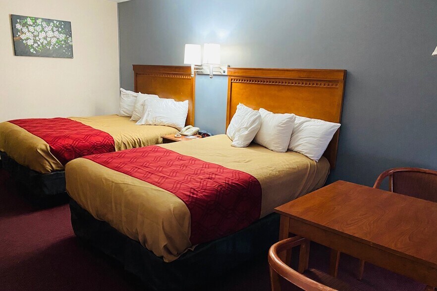 More Photos Of 439 Canada St, Lake George Hotel For Sale