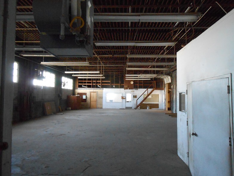 More Photos Of 301 W 44th St, Corpus Christi Manufacturing For Sale