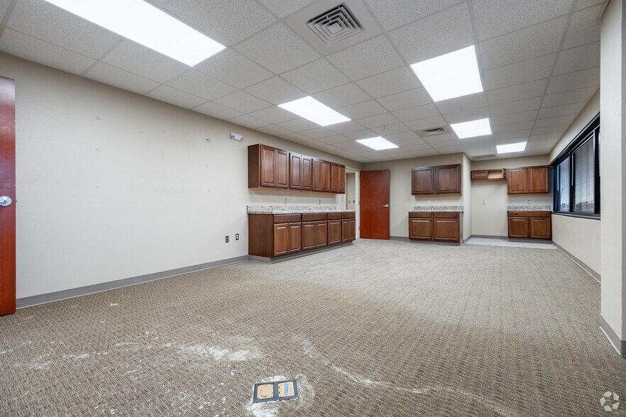 More Photos Of 2424 50th St, Lubbock Medical For Sale