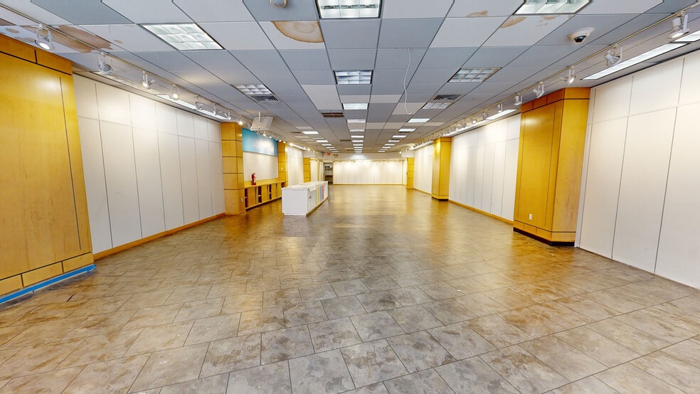 More Photos Of 1313 Kings Hwy, Brooklyn Storefront For Lease