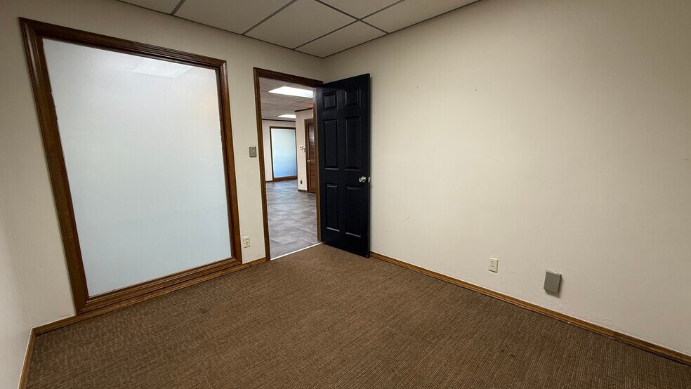 More Photos Of 1001 W Broadway St, Muskogee Medical For Sale