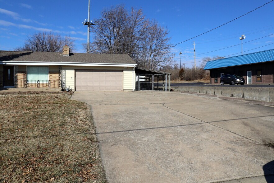 More Photos Of 12816 E 47th St S, Independence General Retail For Sale