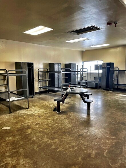 More Photos Of 302 W Archer St, Tulsa Correctional Facility For Sale