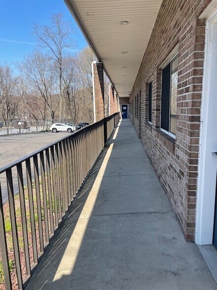 More Photos Of 1079 Whalley Ave, New Haven Medical For Lease