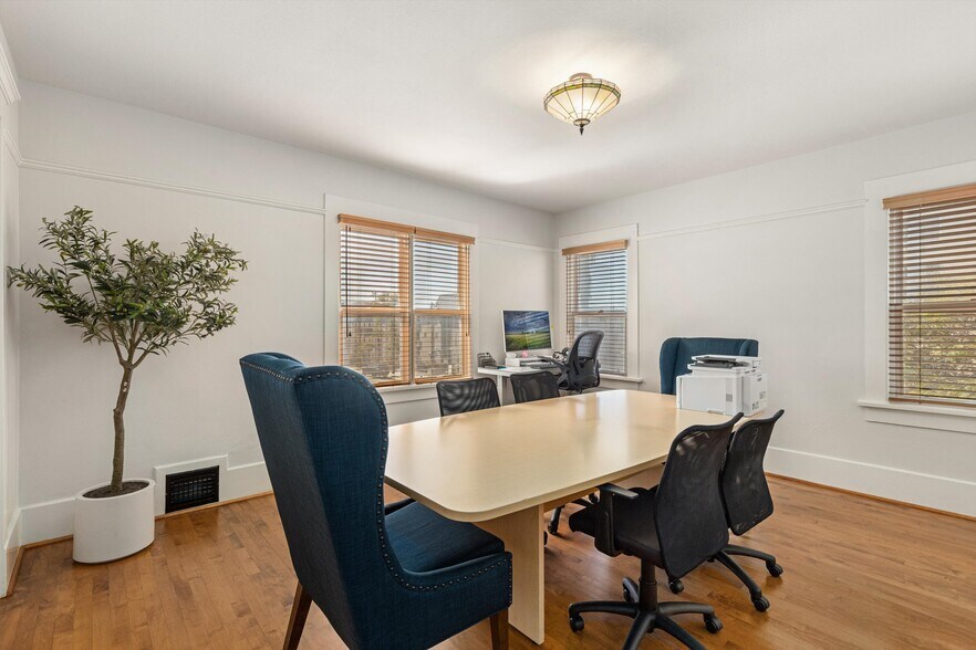 More Photos Of 106 Thorn St, San Diego Office Residential For Sale