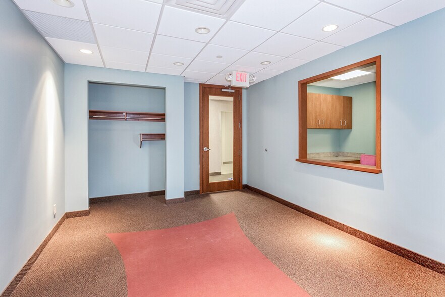 More Photos Of 7300 France Ave S, Edina Medical For Lease