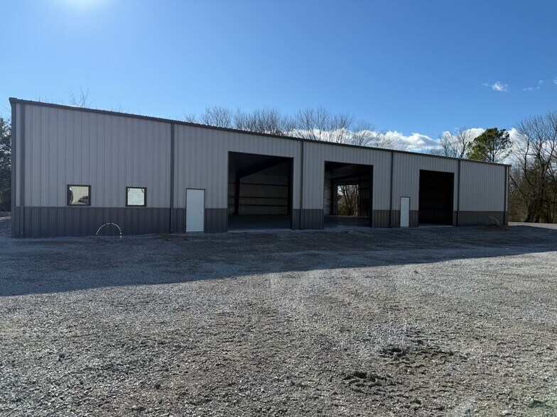 More Photos Of 5350 Enterprise Dr, Paducah Warehouse For Lease